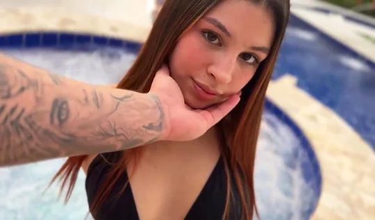 Секс - ащы және әдемі слайдтар Нағыз орысша HD порно